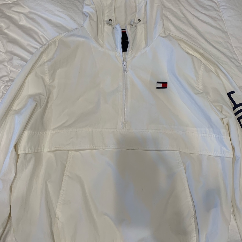TOMMY HILFIGER WHITE WINDBREAKER